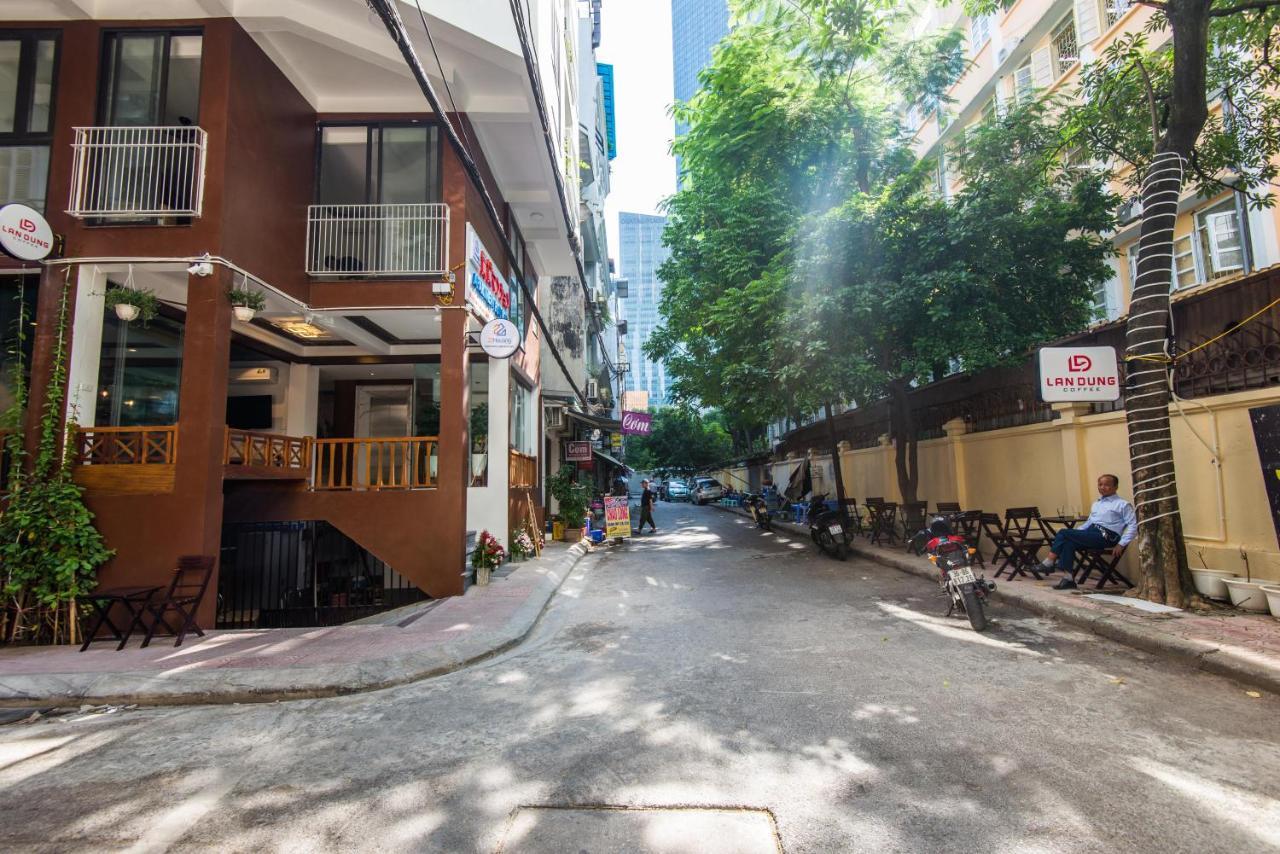 22housing & 81 Linh Lang Apartment