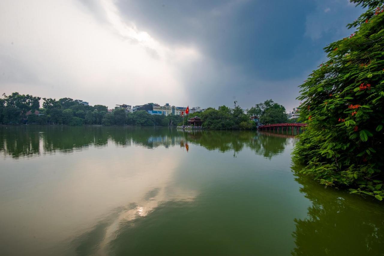 22housing & 81 Linh Lang *
