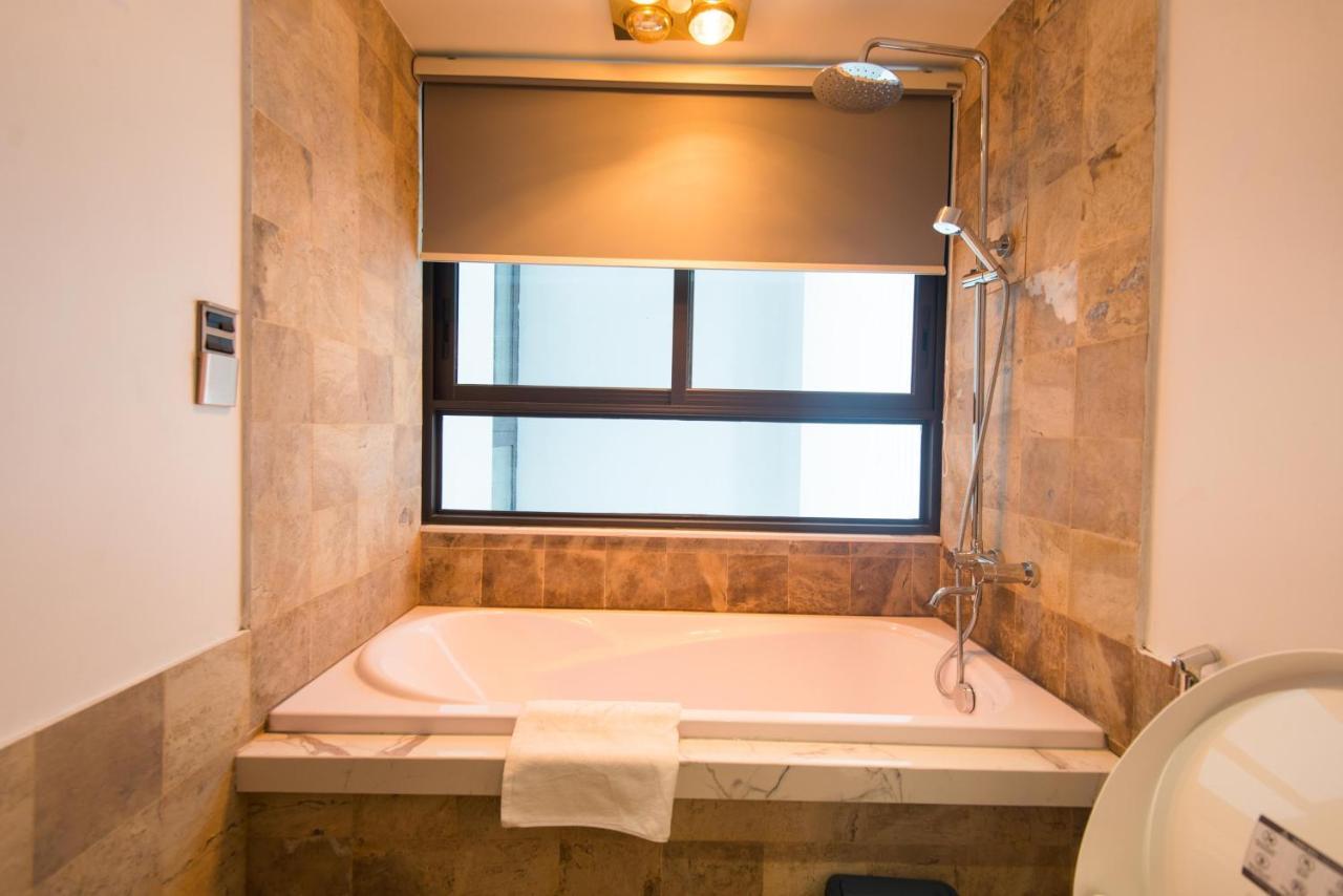 22housing & 81 Linh Lang Apartment *