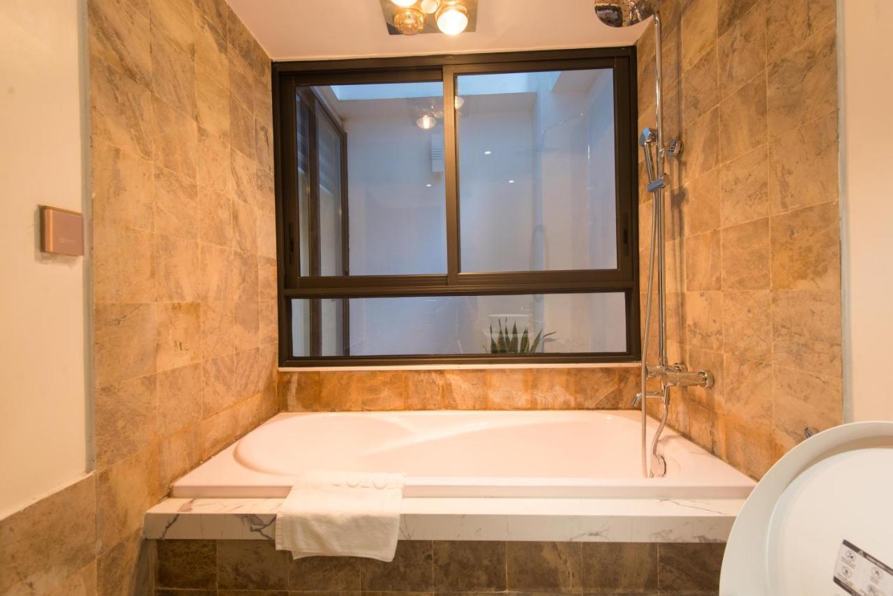 22housing & 81 Linh Lang Apartment Hanoi