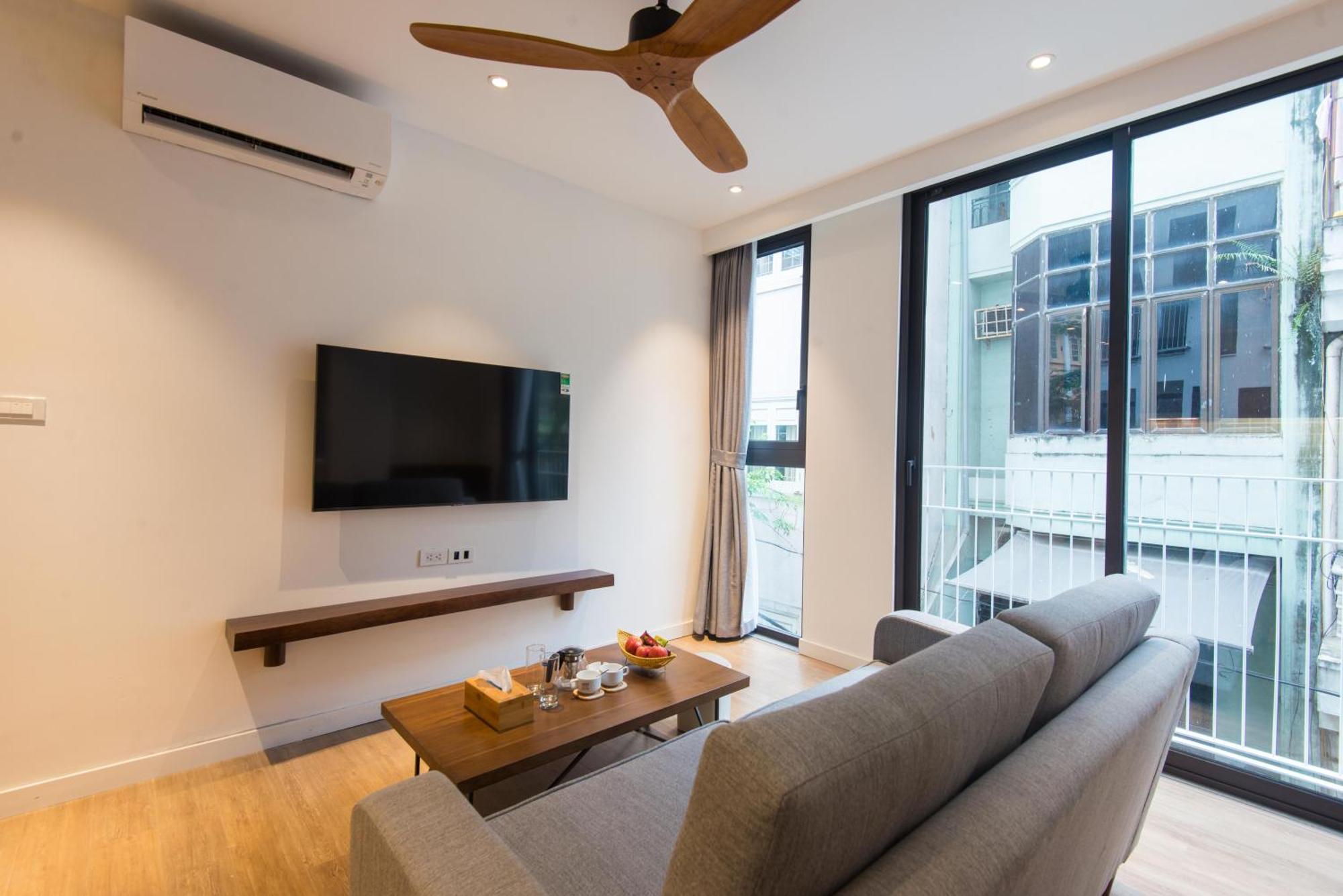22housing & 81 Linh Lang Apartment